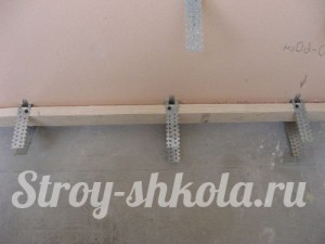 Установка нижнего бруска