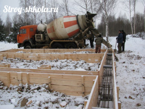 При какой температуре можно заливать фундамент